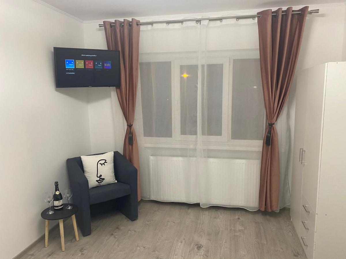 Pav-Veni, Vidi, Vici Apartment Hunedoara Luaran gambar